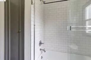 8342 Ney Ave, Oakland, CA 94605 - Photo 23