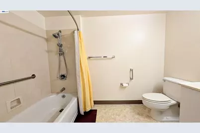 989 Webster St #645, Oakland, CA 94607 - Photo 17
