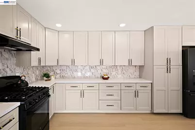 2356 Marineview Dr, San Leandro, CA 94577 - Photo 17