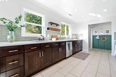 7308 Hillmont, Oakland, CA 94605 - Photo 13