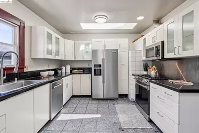2421 9th St, Berkeley, CA 94710 - Photo 17