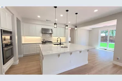 2200 Lotus Way, Tracy, CA 95376 - Photo 13