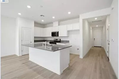 16047 Pirates Cove Ln, Lathrop, CA 95330 - Photo 11