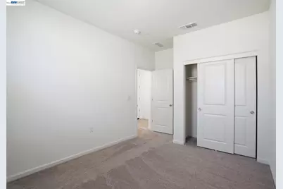 16047 Pirates Cove Ln, Lathrop, CA 95330 - Photo 17