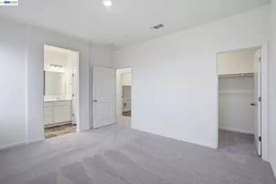16047 Pirates Cove Ln, Lathrop, CA 95330 - Photo 23