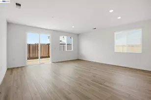 16047 Pirates Cv Ln, Lathrop, CA 95330 - Photo 5