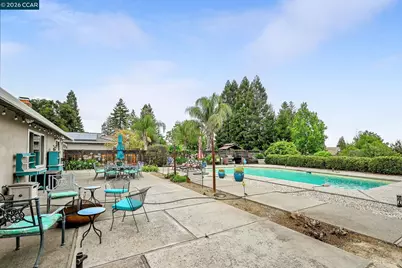 341 Twinview Dr, Pleasant Hill, CA 94523 - Photo 27