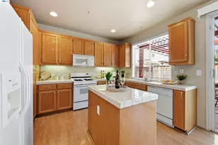 1881 Serpentine Dr, Union City, CA 94587 - Photo 9