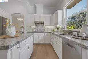 55 Buena Vista Rd, South San Francisco, CA 94080 - Photo 21