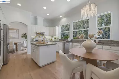 55 Buena Vista Rd, South San Francisco, CA 94080 - Photo 15
