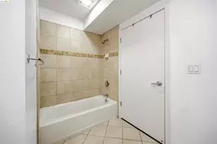 425 28th St, Oakland, CA 94609 - Photo 17