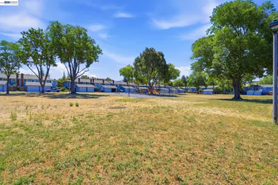 1486 Newhall Pkwy, Concord, CA 94521 - Photo 39