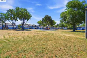 1486 Newhall Pkwy, Concord, CA 94521 - Photo 39