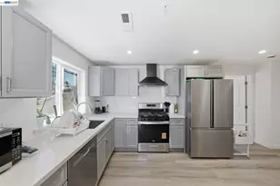 17208 President Dr, Castro Valley, CA 94546 - Photo 39