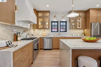 5956 Canning St, Oakland, CA 94609 - Photo 11