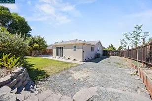 2274 Mt Whitney Dr, Pittsburg, CA 94565 - Photo 23