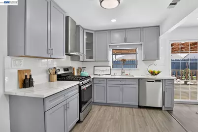 20242 Lucot Ct, San Lorenzo, CA 94541 - Photo 9