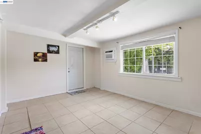 1691 Ashbury Dr, Concord, CA 94520 - Photo 23
