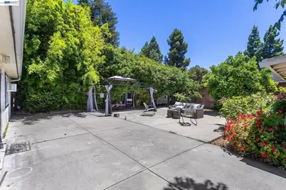 1691 Ashbury Dr, Concord, CA 94520 - Photo 33