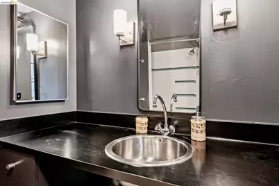 247 4th St #301, Oakland, CA 94607 - Photo 27