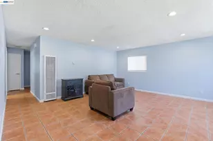40 Gonzalez Dr, Hollister, CA 95023 - Photo 7