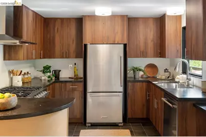 433 Capricorn Ave, Oakland, CA 94611 - Photo 17