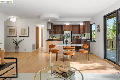 433 Capricorn Ave, Oakland, CA 94611 - Photo 9