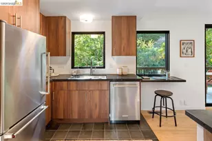 433 Capricorn Ave, Oakland, CA 94611 - Photo 15