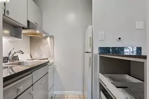 9 Commodore Dr, Emeryville, CA 94608 - Photo 11