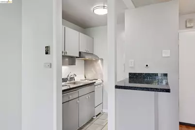 9 Commodore Dr #A207, Emeryville, CA 94608 - Photo 9