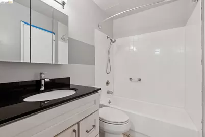9 Commodore Dr #A207, Emeryville, CA 94608 - Photo 17