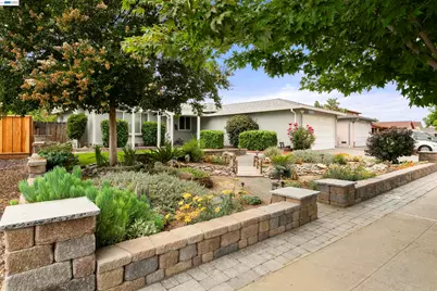 4645 Ridpath St, Fremont, CA 94538 - Photo 3