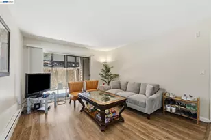 1137 Yarwood Ct, San Jose, CA 95128 - Photo 1