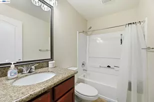 1137 Yarwood Ct, San Jose, CA 95128 - Photo 21