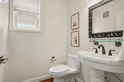 135 Justin Cir, Alameda, CA 94502 - Photo 15