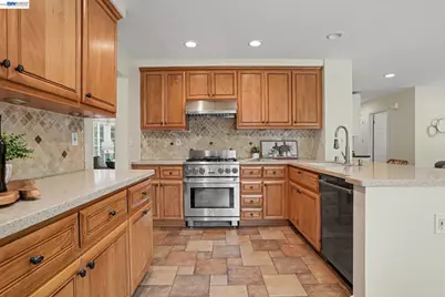 135 Justin Cir, Alameda, CA 94502 - Photo 11