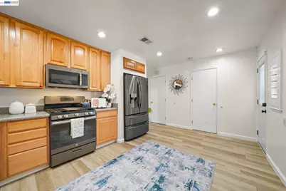 1435 Bouret Dr, San Jose, CA 95118 - Photo 17