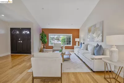 2198 La Orinda, Concord, CA 94518 - Photo 5