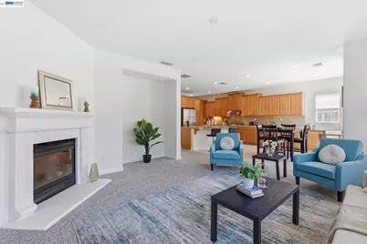 24 Heritage Dr, Mountain House, CA 95391 - Photo 11