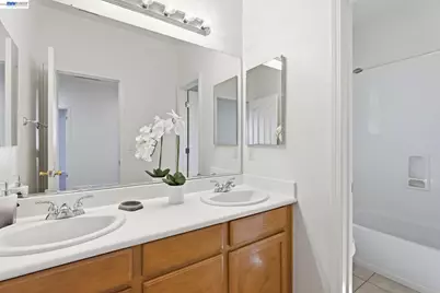 24 Heritage Dr, Mountain House, CA 95391 - Photo 29