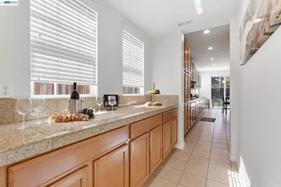 24 Heritage Dr, Mountain House, CA 95391 - Photo 7