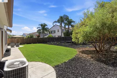 24 Heritage Dr, Mountain House, CA 95391 - Photo 37