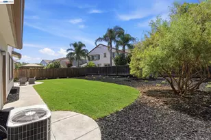 24 Heritage Dr, Mountain House, CA 95391 - Photo 37