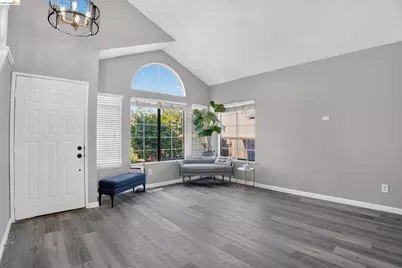 2717 Lobelia Ct, Antioch, CA 94531 - Photo 5