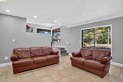 2717 Lobelia Ct, Antioch, CA 94531 - Photo 17