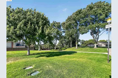 2717 Lobelia Ct, Antioch, CA 94531 - Photo 51