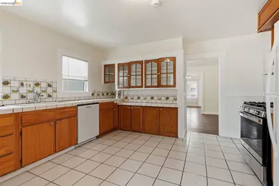 5362 Foothill Blvd, Oakland, CA 94601 - Photo 19