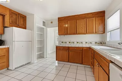 5362 Foothill Blvd, Oakland, CA 94601 - Photo 17