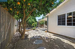 552 Redwood Dr, Vacaville, CA 95687 - Photo 35