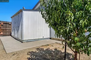 552 Redwood Dr, Vacaville, CA 95687 - Photo 43